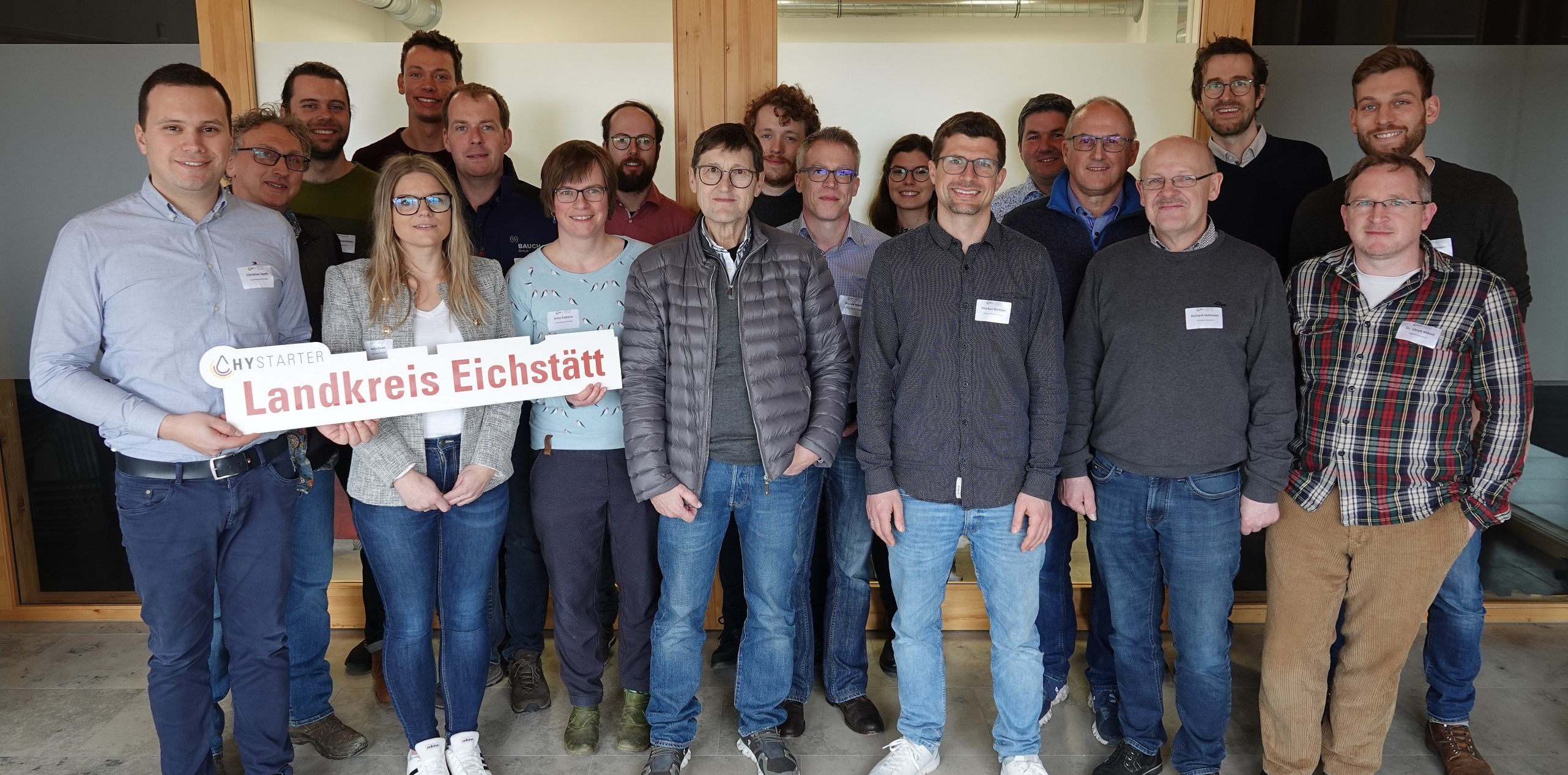 Das Wasserstoff-Netzwerk des Landkreises Eichstätt kam zum sechsten Strategiedia-log bei der regineering GmbH in Preith zusammen.