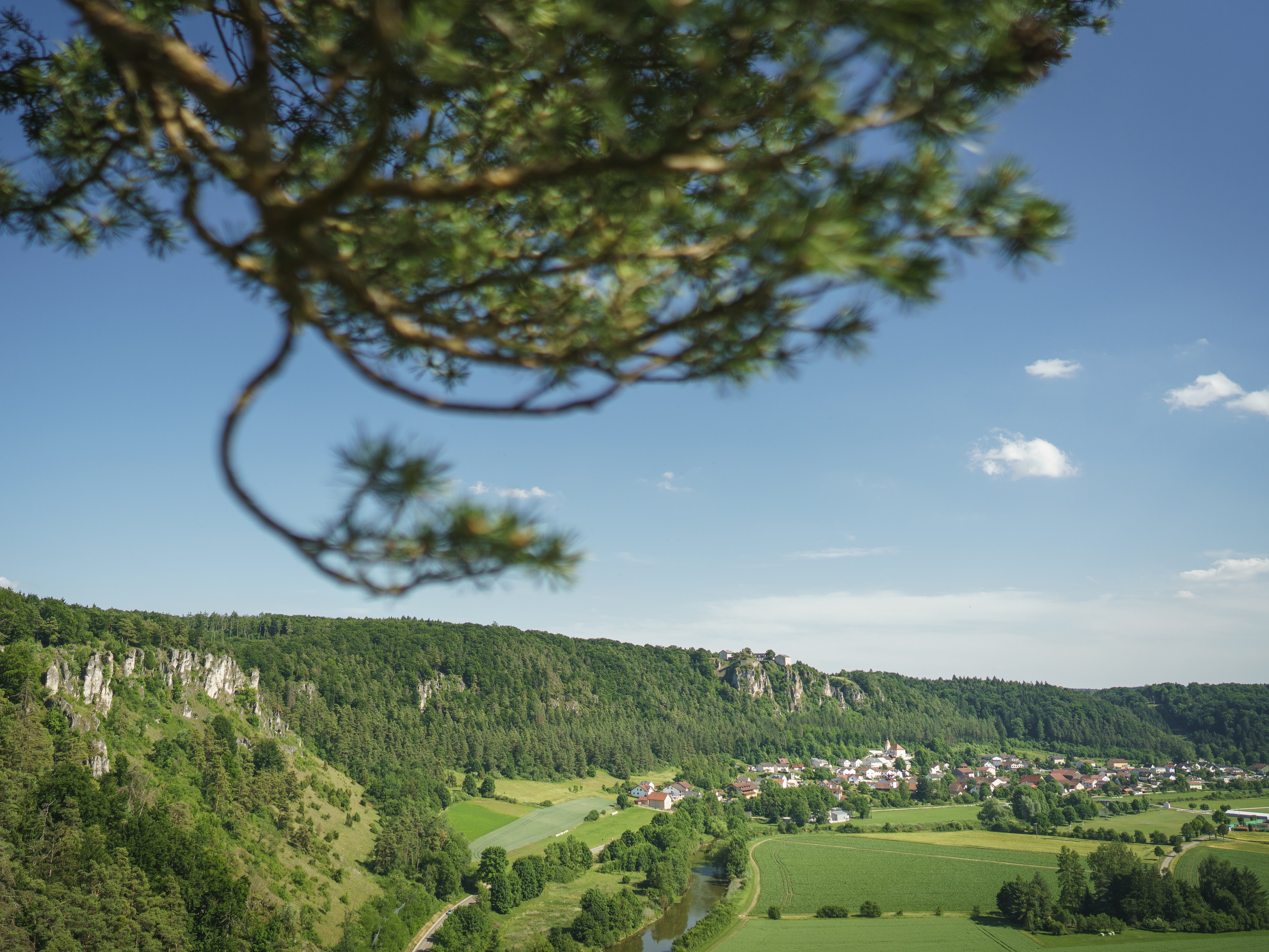 Altmühltal-Panoramaweg Ausblick Ort und Natur